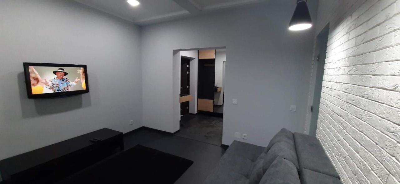 Modern Apartment In The Center Of Town Chisinau Exterior foto
