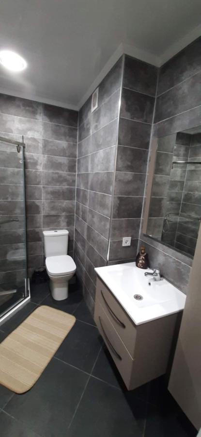 Modern Apartment In The Center Of Town Chisinau Exterior foto