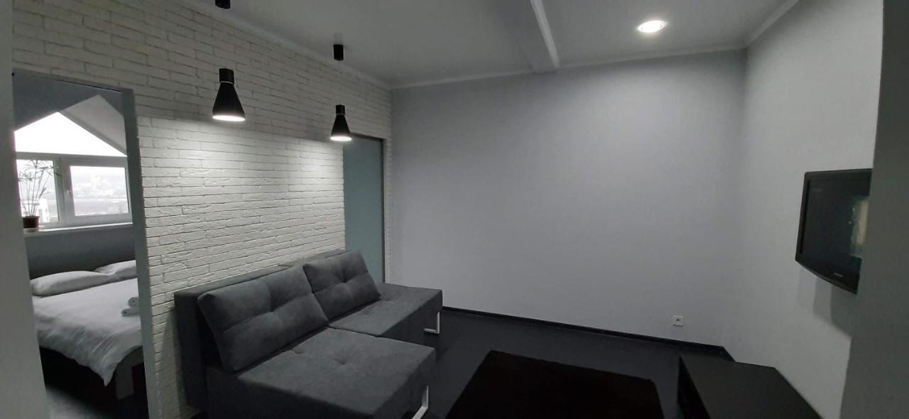 Modern Apartment In The Center Of Town Chisinau Exterior foto